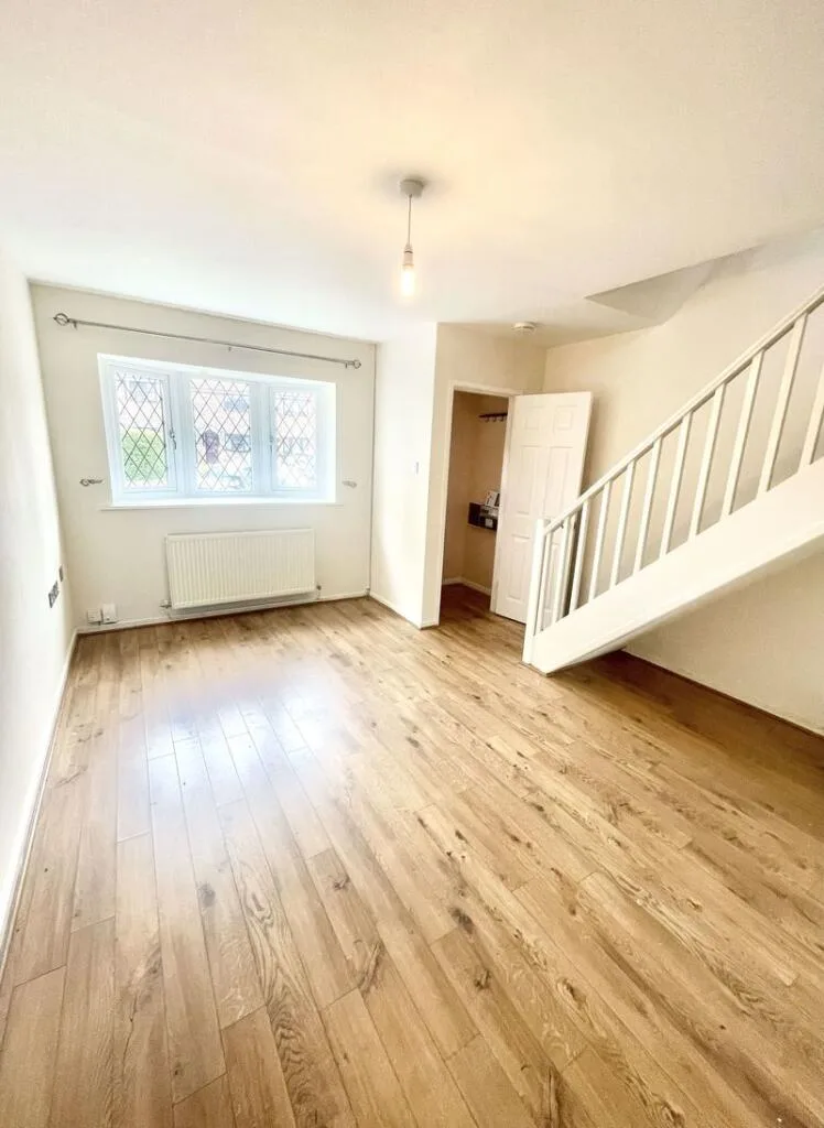 2 bedroom detached house for rent