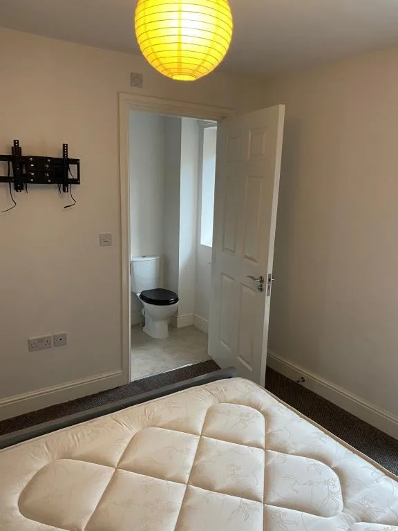 2 bedroom house for rent