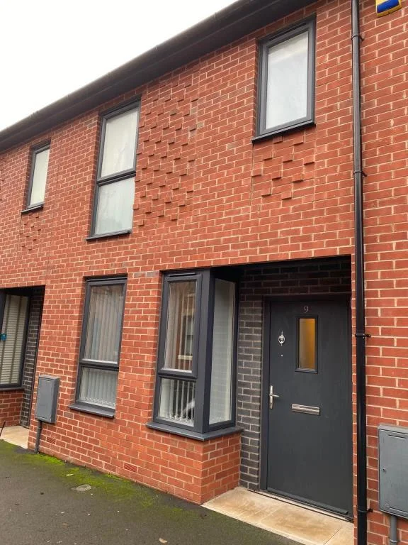 2 bedroom house for rent