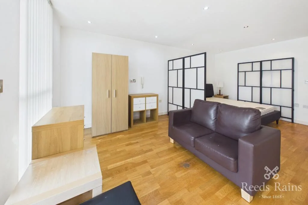 Studio apartment for rent