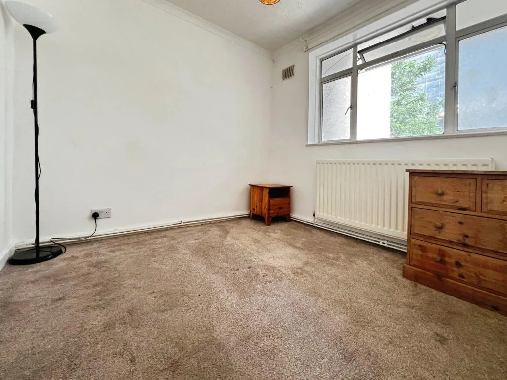2 bedroom ground floor flat for rent