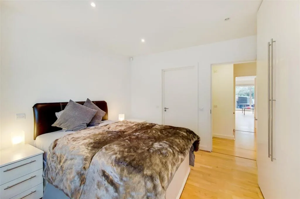 3 bedroom semi-detached house for rent
