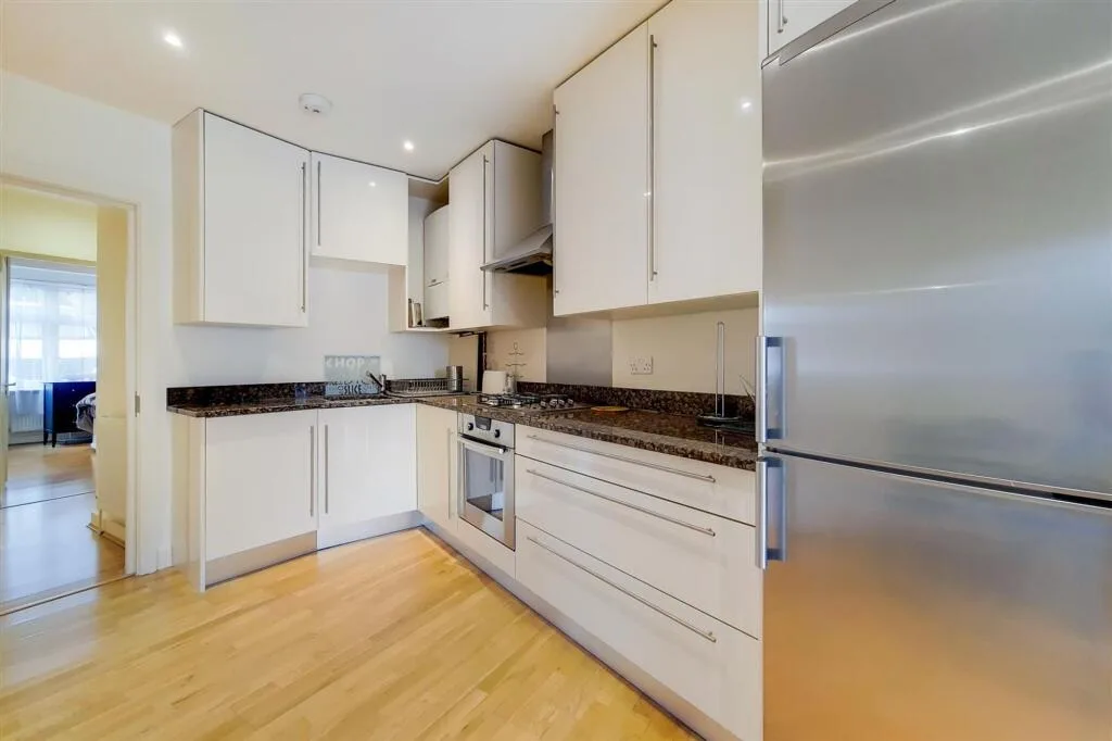 3 bedroom semi-detached house for rent