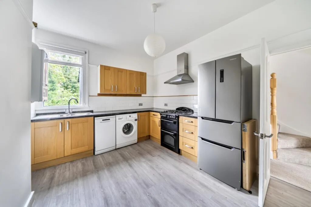 3 bedroom flat for rent