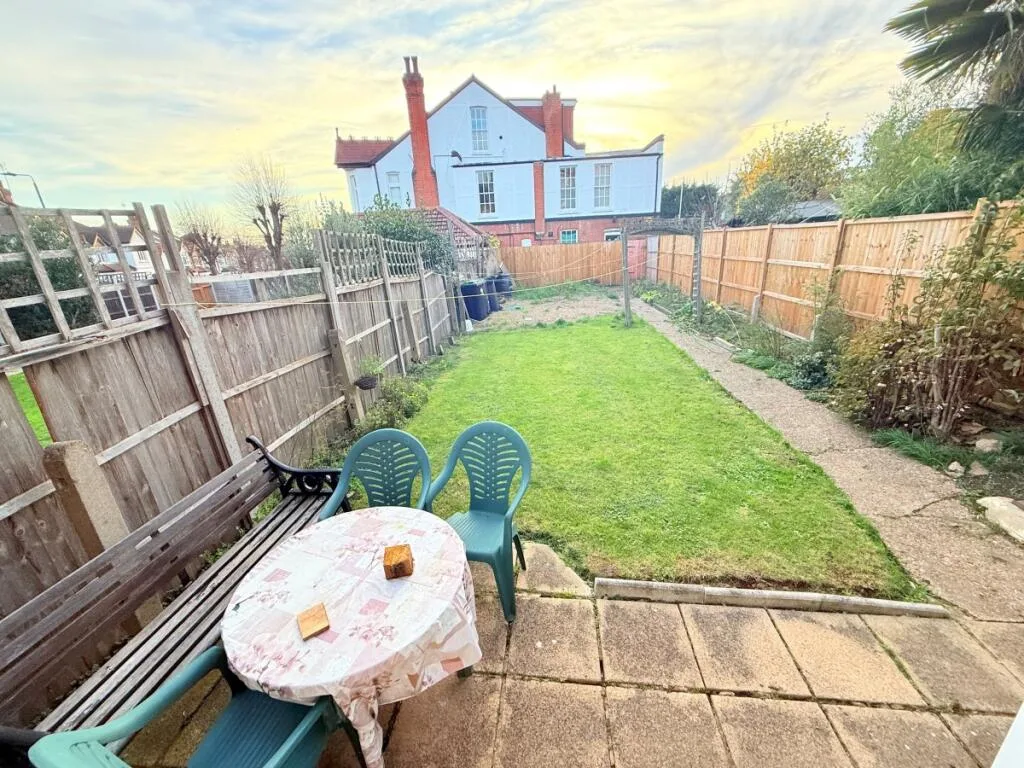 3 bedroom flat for rent