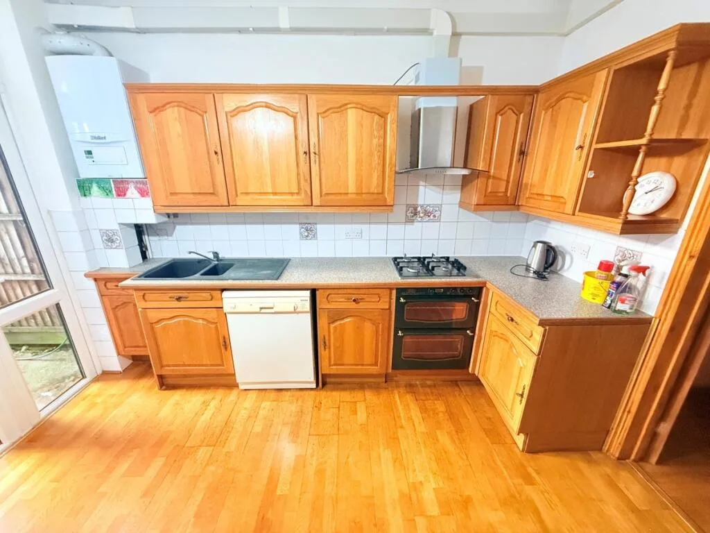 3 bedroom flat for rent