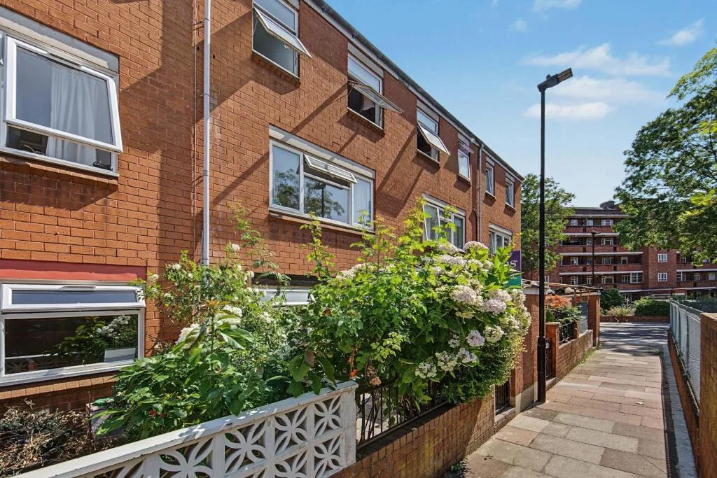 3 bedroom maisonette for rent