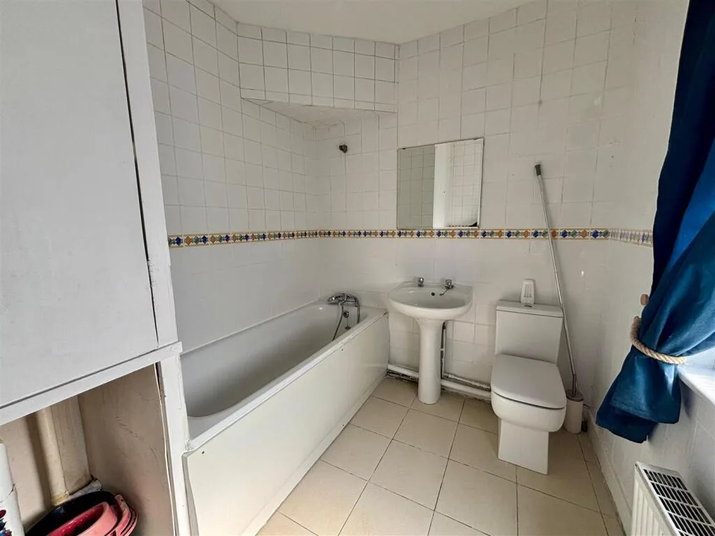 2 bedroom house for rent