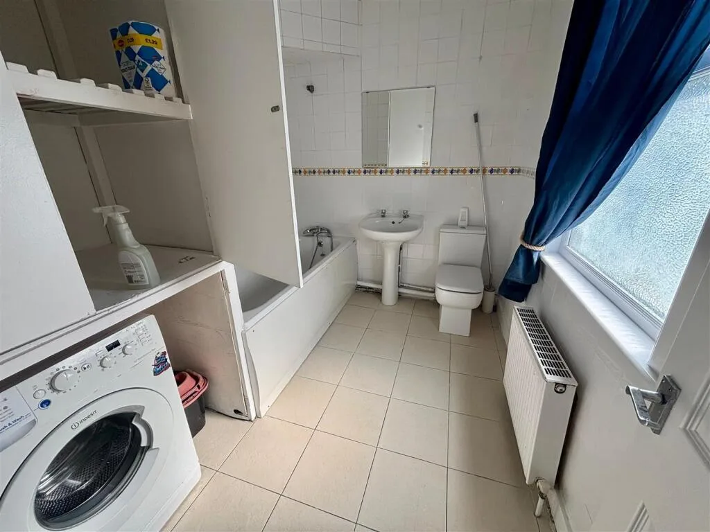 2 bedroom house for rent