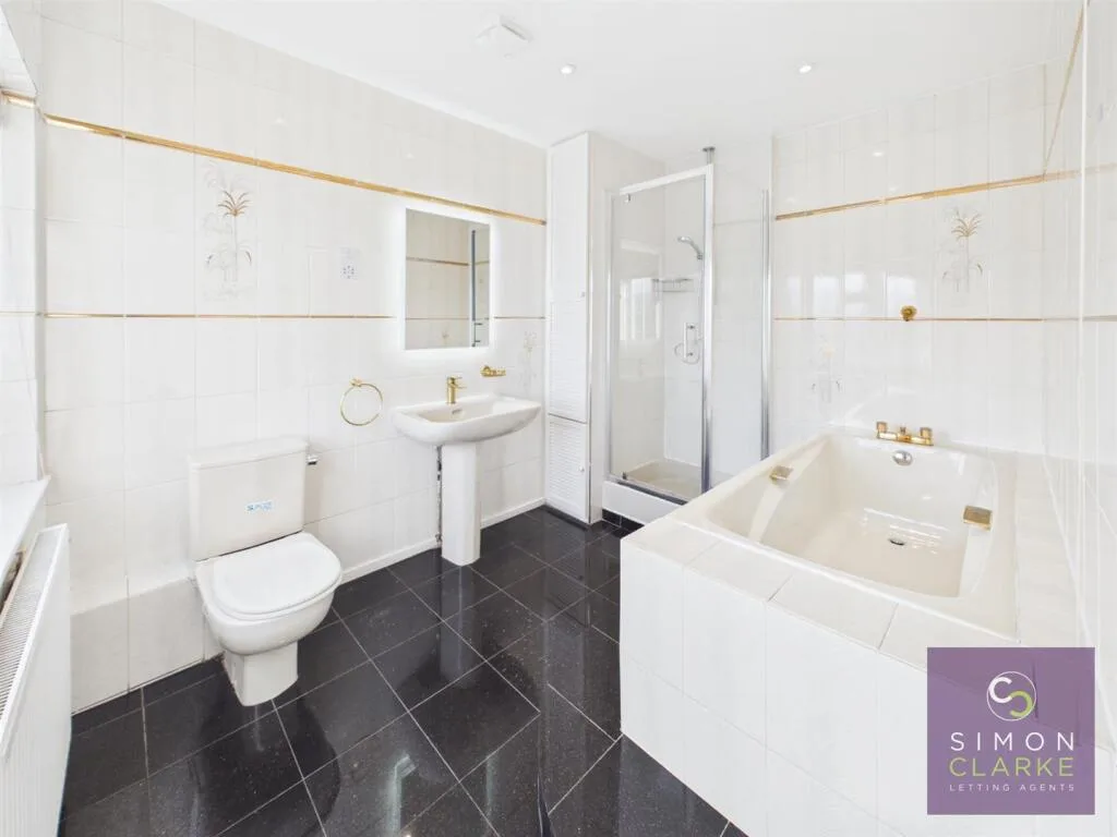4 bedroom detached house for rent