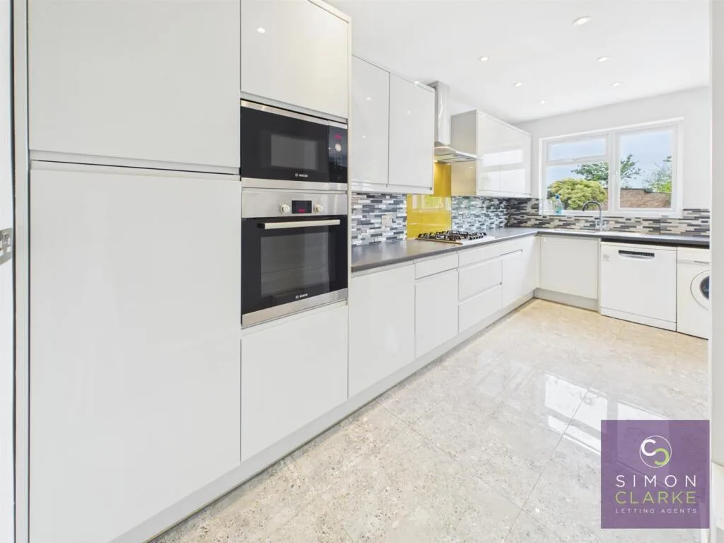 4 bedroom detached house for rent