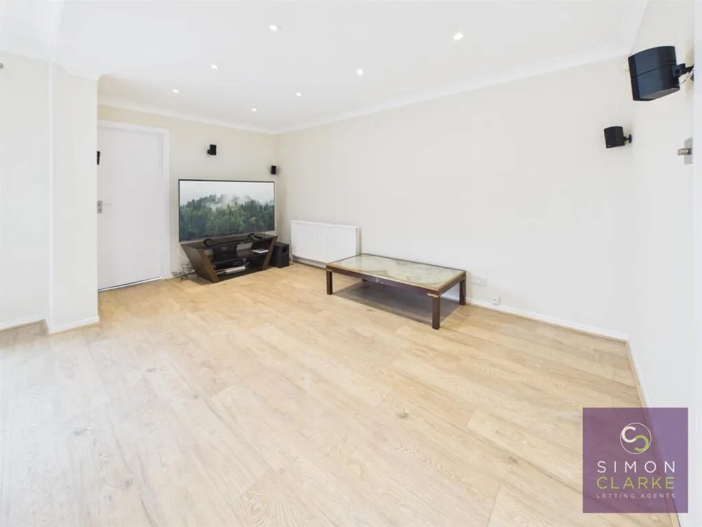 4 bedroom detached house for rent