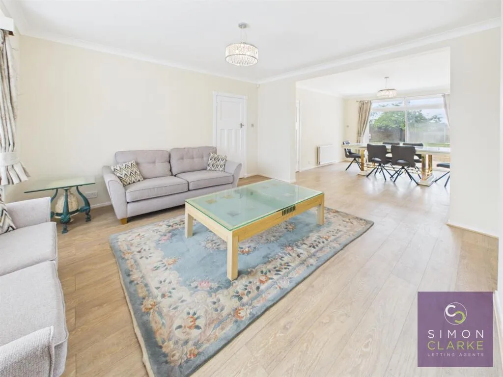 4 bedroom detached house for rent
