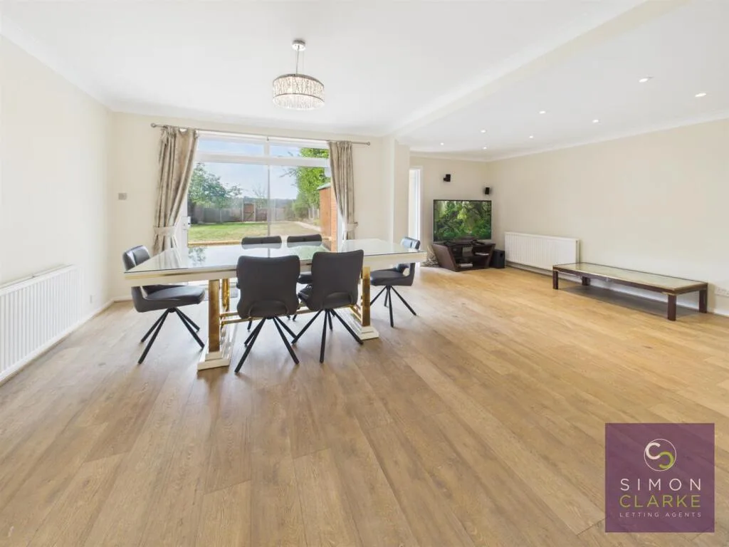 4 bedroom detached house for rent