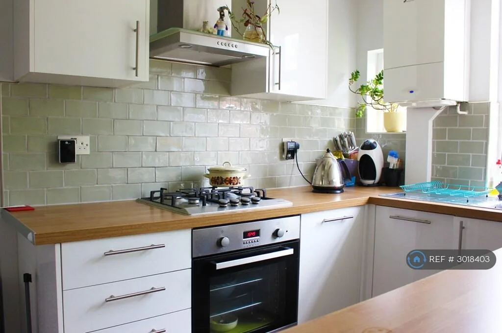 3 bedroom maisonette for rent