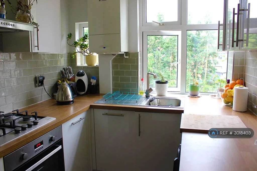3 bedroom maisonette for rent