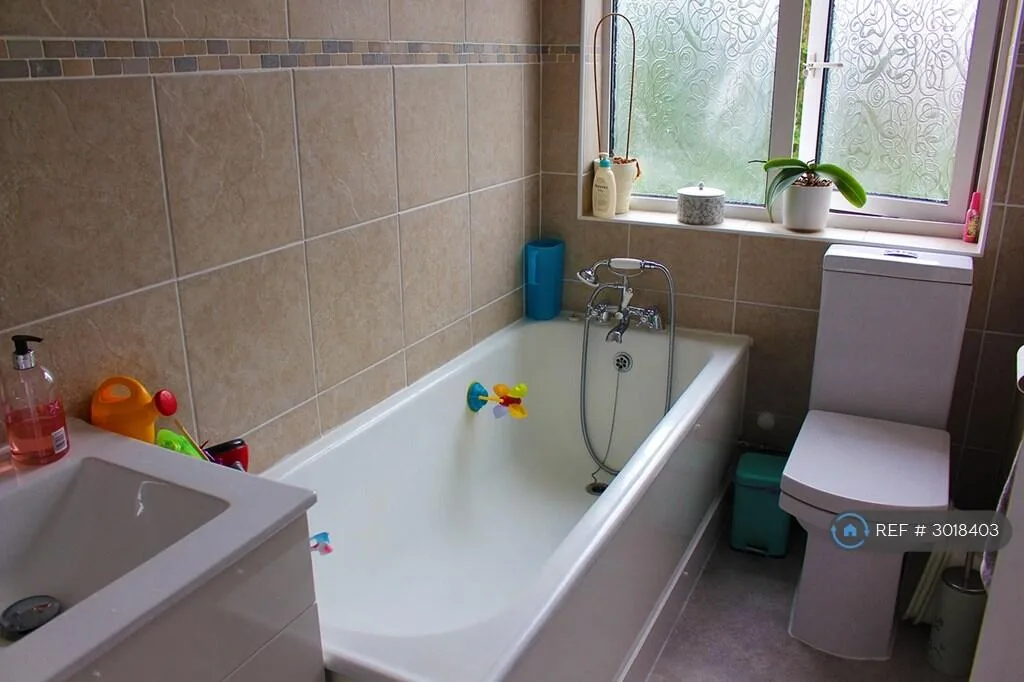 3 bedroom maisonette for rent