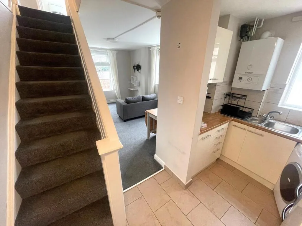 2 bedroom flat for rent