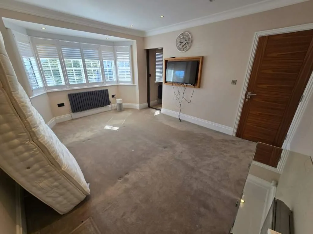 4 bedroom semi-detached house for rent