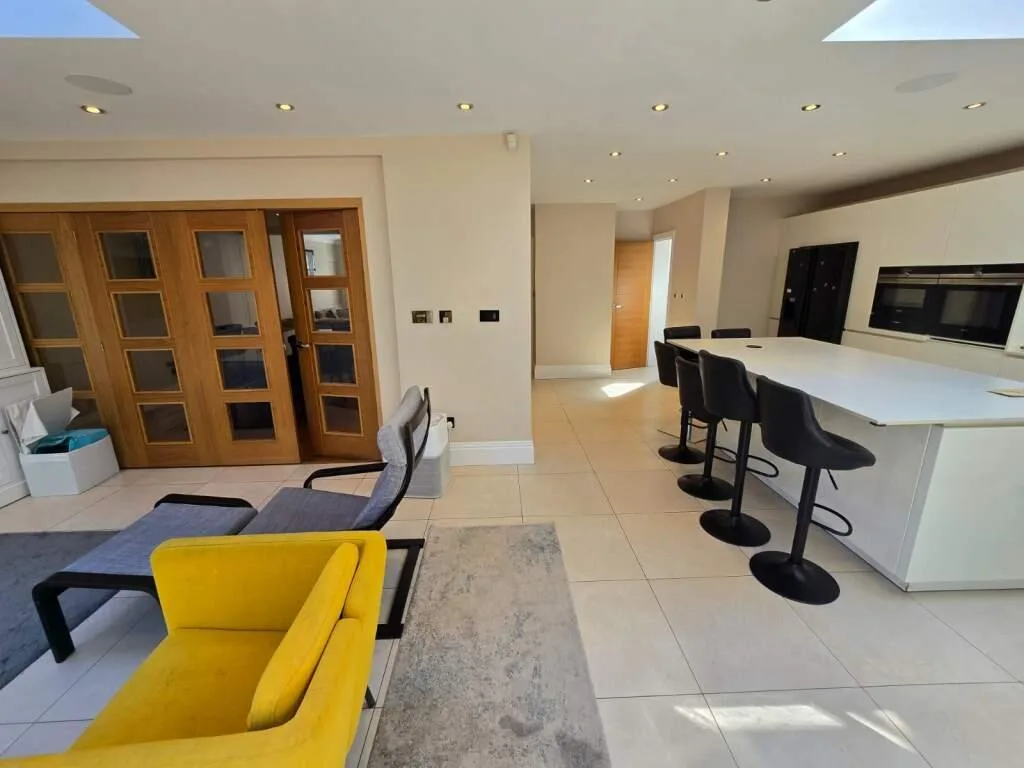 4 bedroom semi-detached house for rent