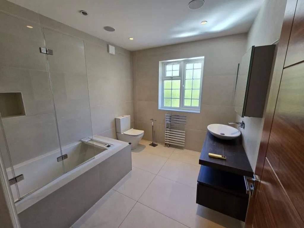 4 bedroom semi-detached house for rent