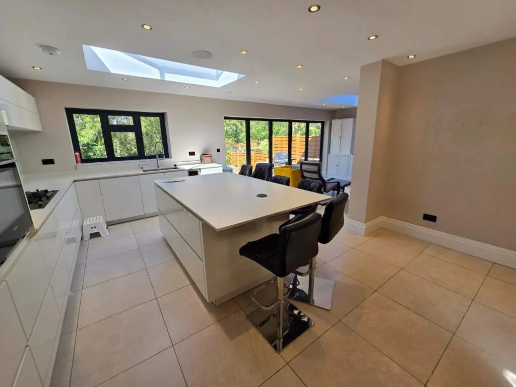 4 bedroom semi-detached house for rent