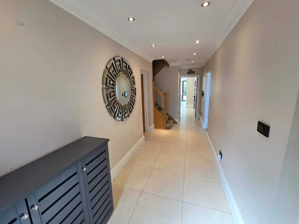 4 bedroom semi-detached house for rent