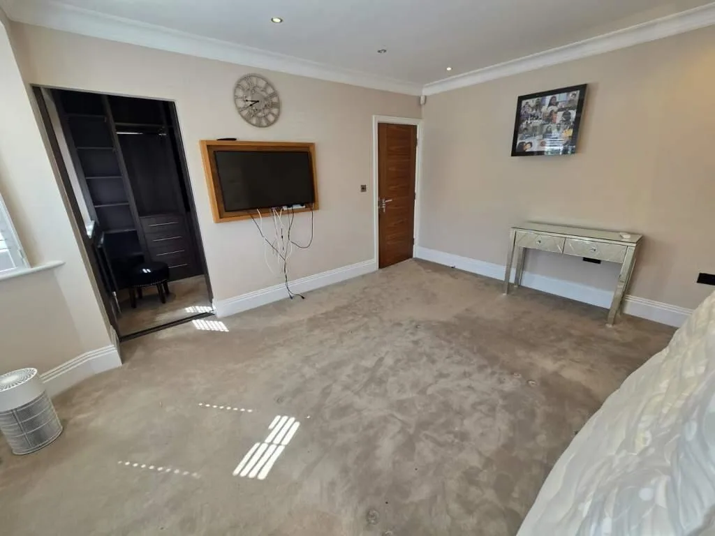 4 bedroom semi-detached house for rent
