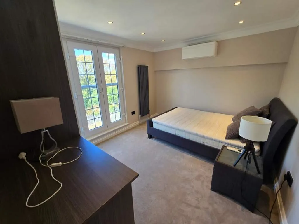 4 bedroom semi-detached house for rent