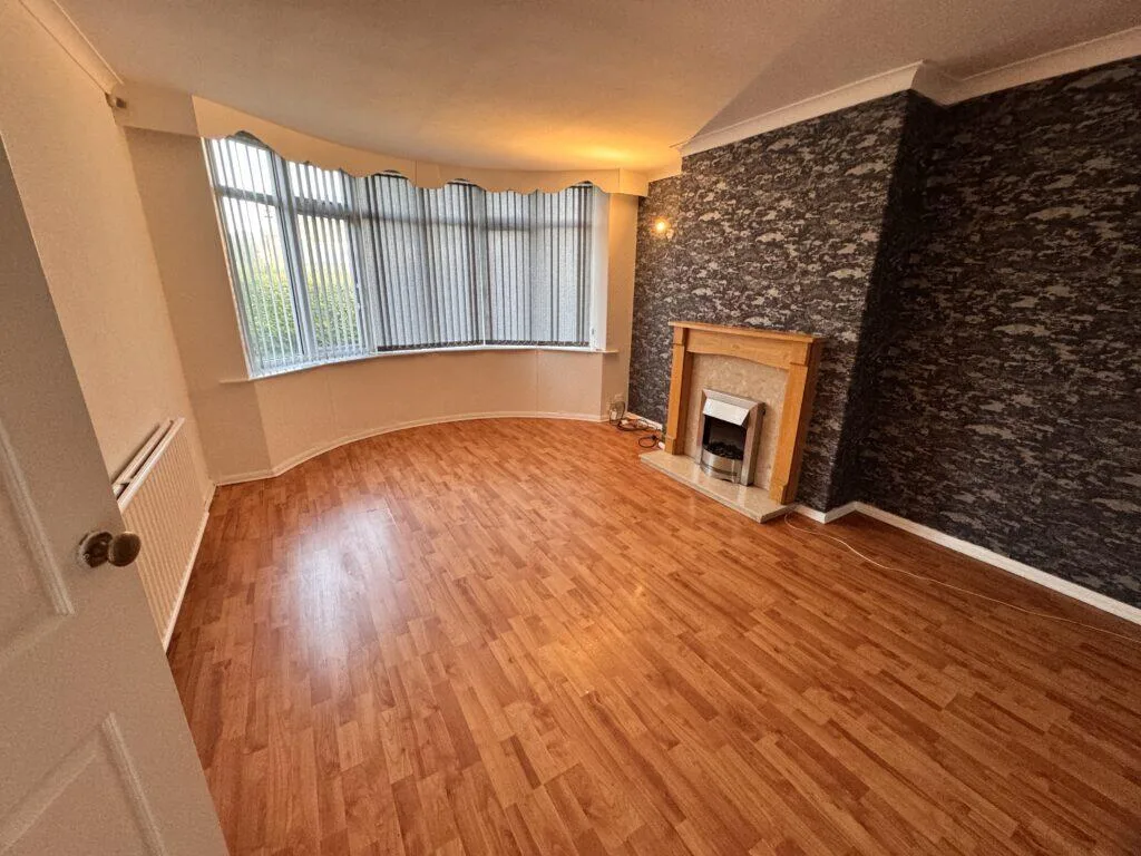 3 bedroom semi-detached house for rent
