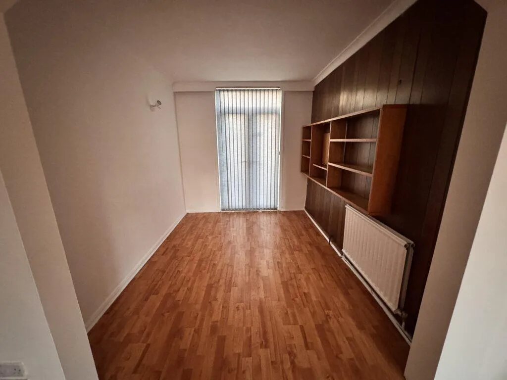 3 bedroom semi-detached house for rent