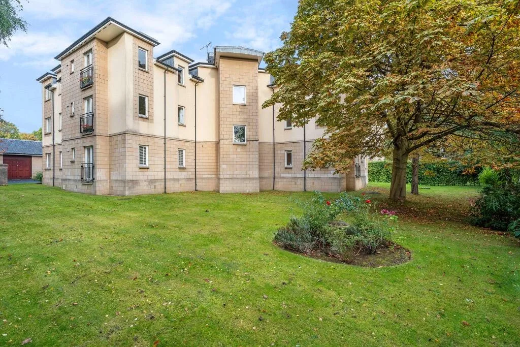 4 bedroom flat for rent