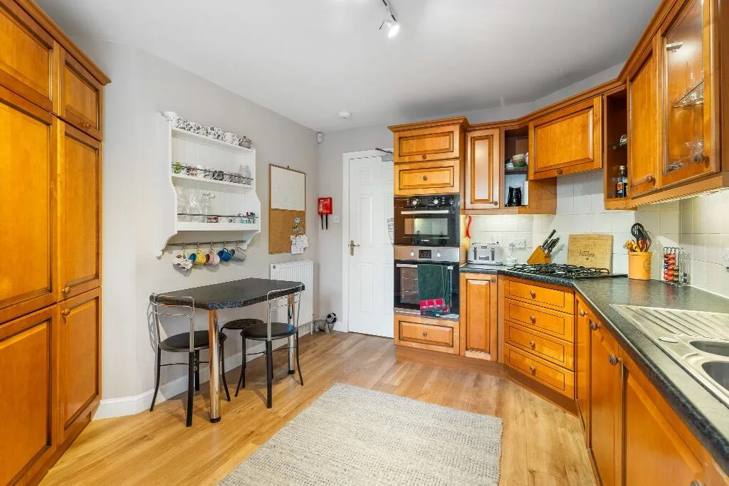 4 bedroom flat for rent