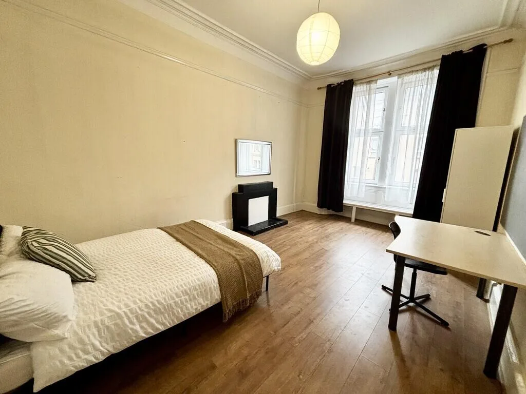 5 bedroom flat for rent