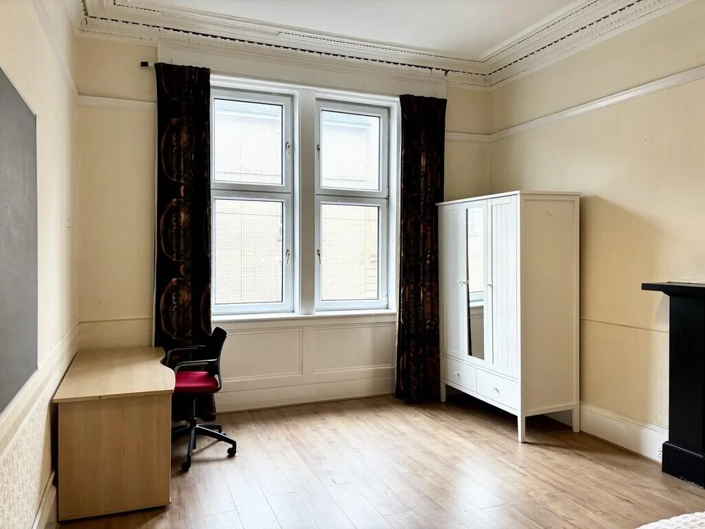 5 bedroom flat for rent