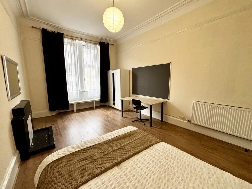 5 bedroom flat for rent