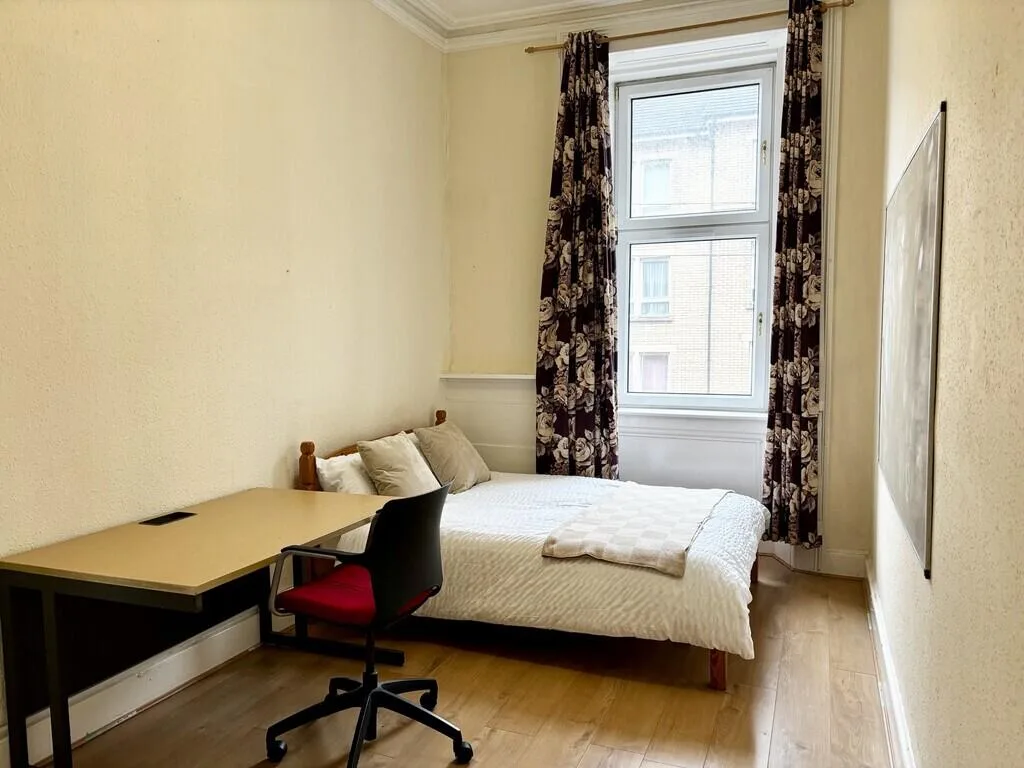 5 bedroom flat for rent