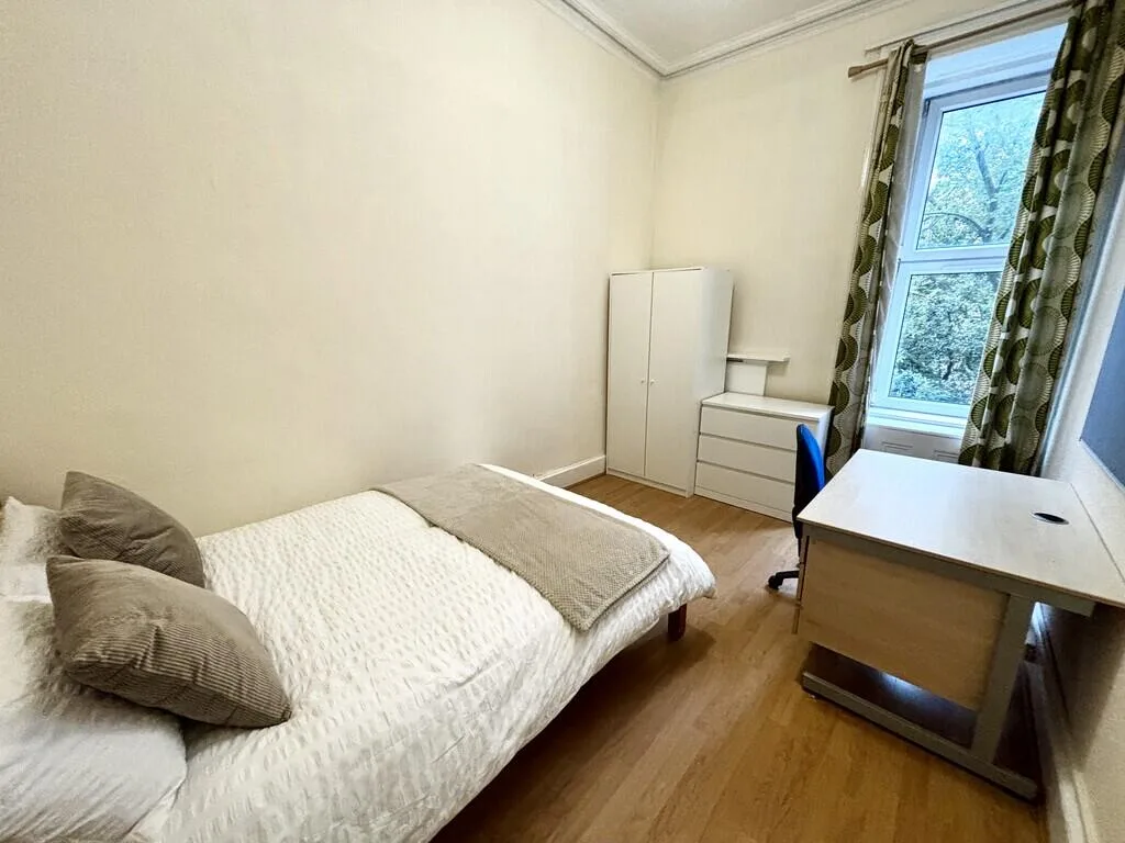 5 bedroom flat for rent