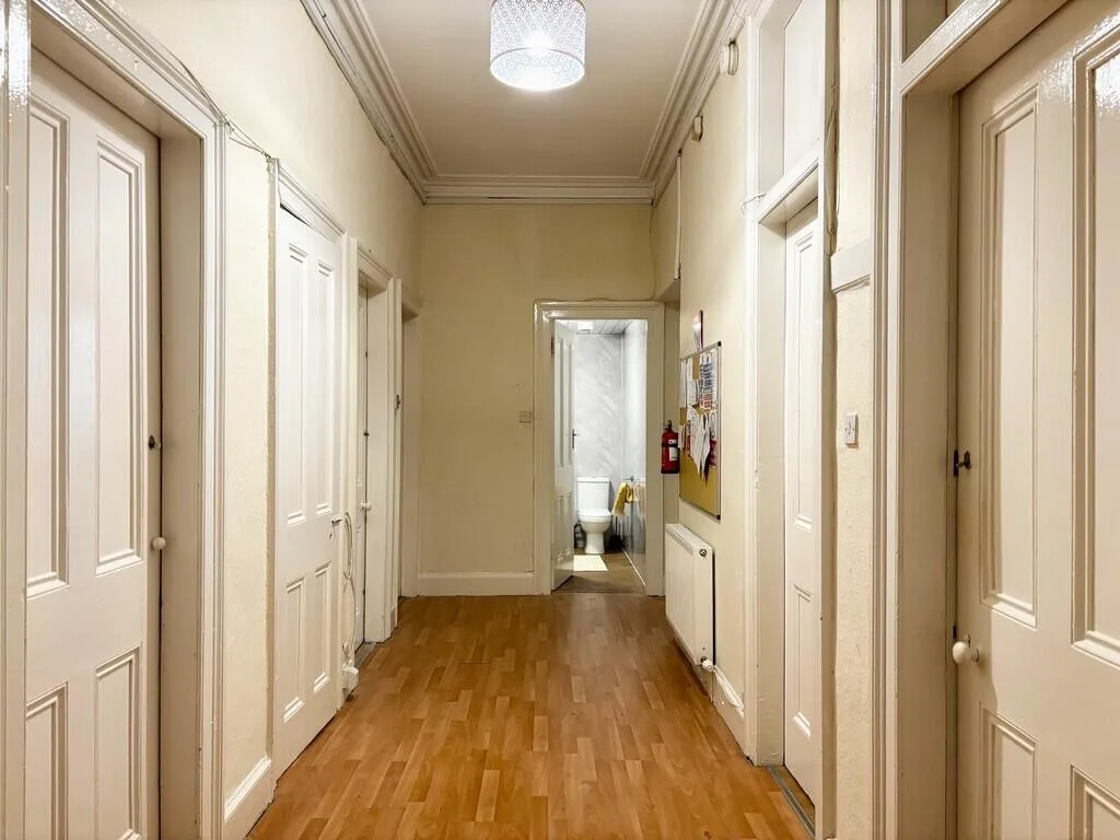 5 bedroom flat for rent