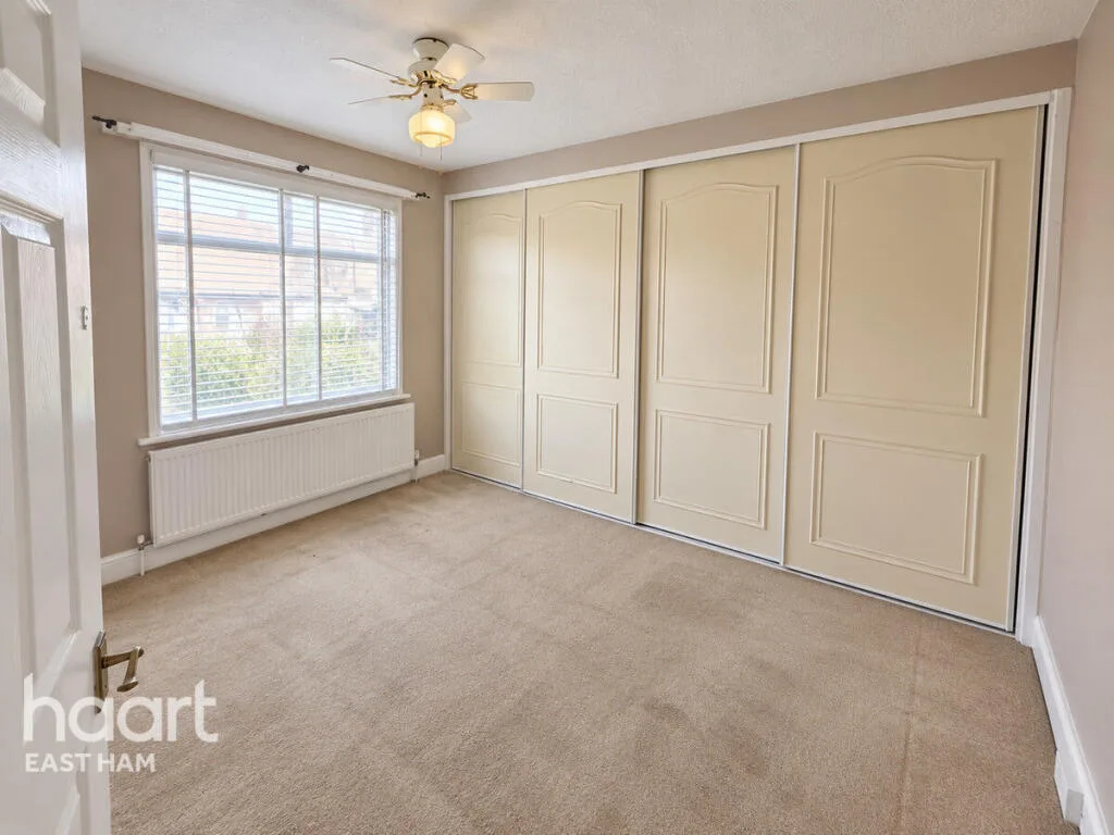 3 bedroom end of terrace house for rent