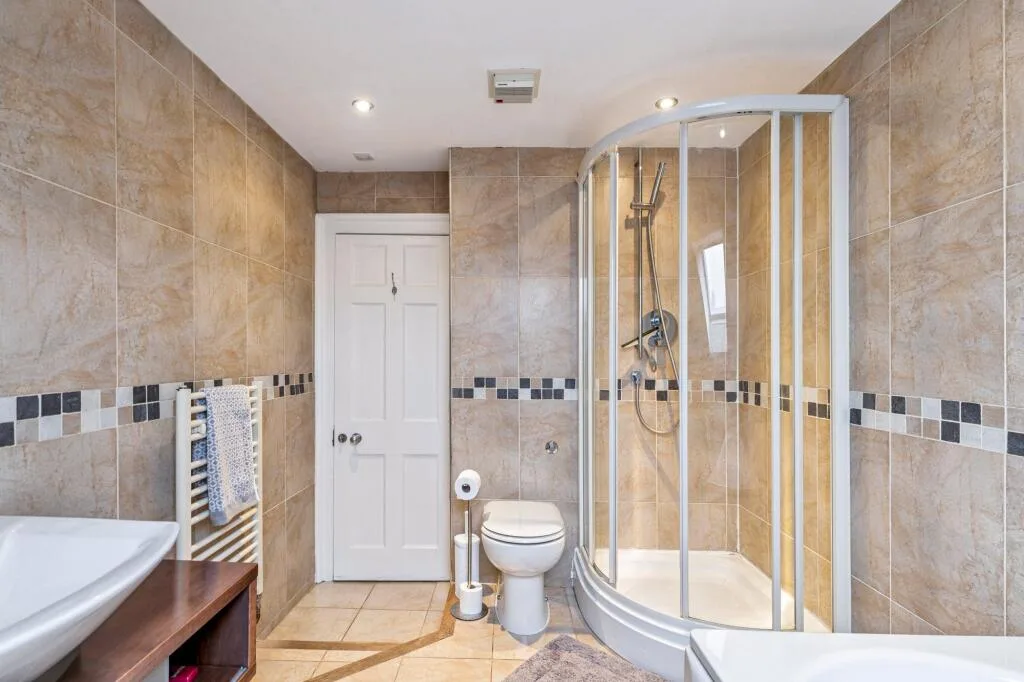 3 bedroom apartment for rent