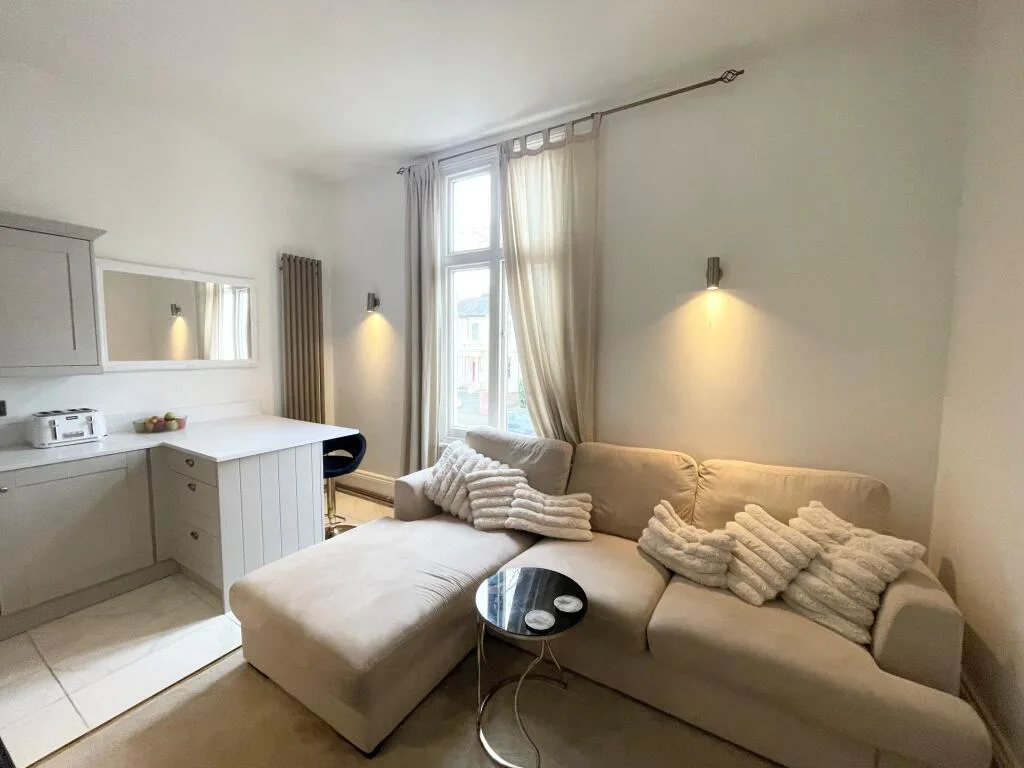 2 bedroom flat for rent