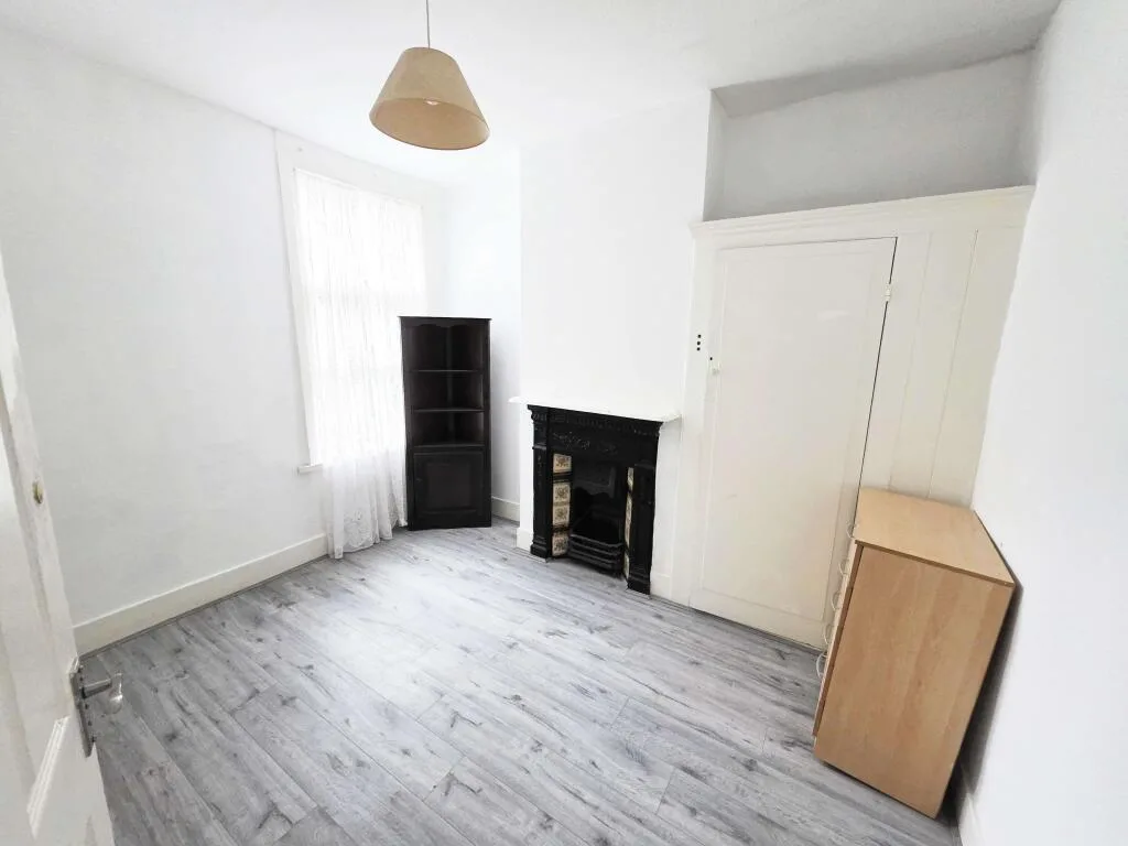 4 bedroom terraced house for rent