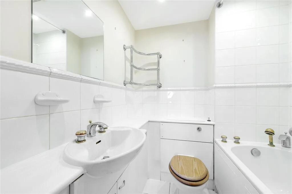 2 bedroom penthouse for rent