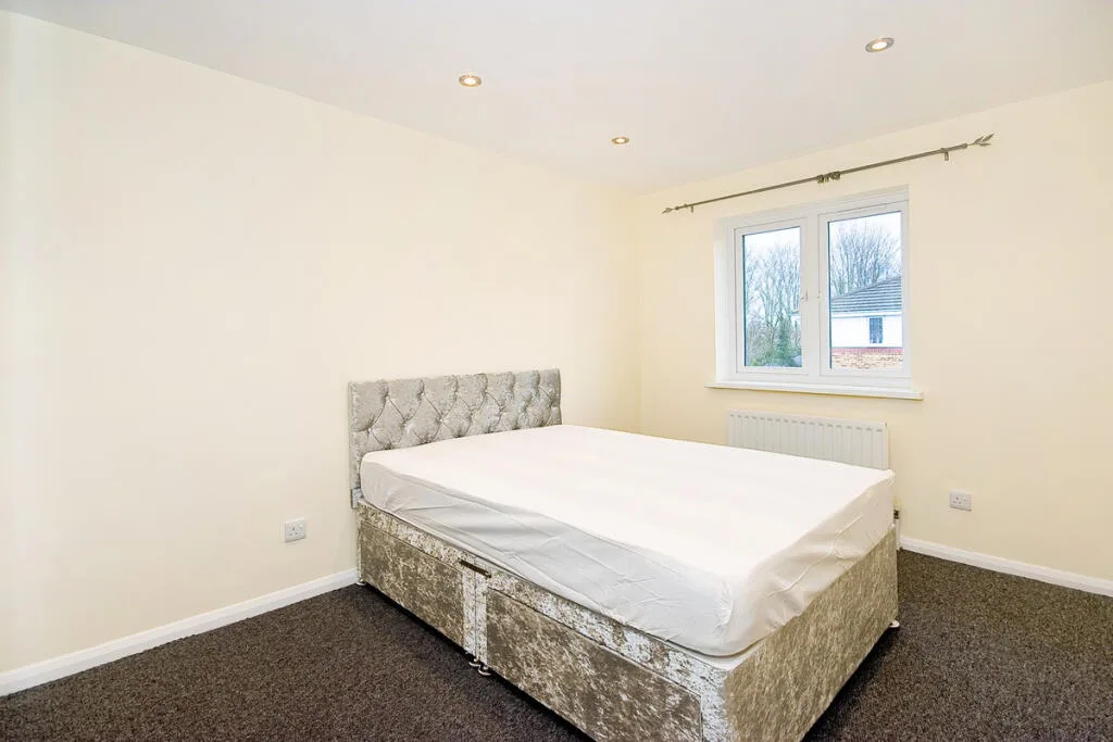 3 bedroom semi-detached house for rent