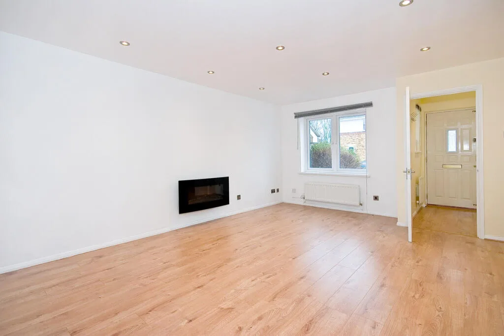 3 bedroom semi-detached house for rent