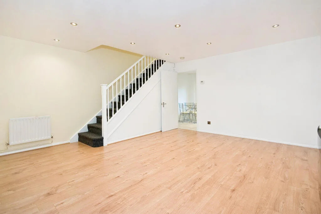 3 bedroom semi-detached house for rent