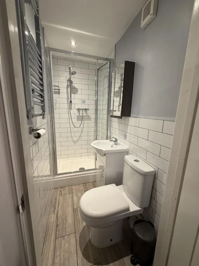 6 bedroom house for rent