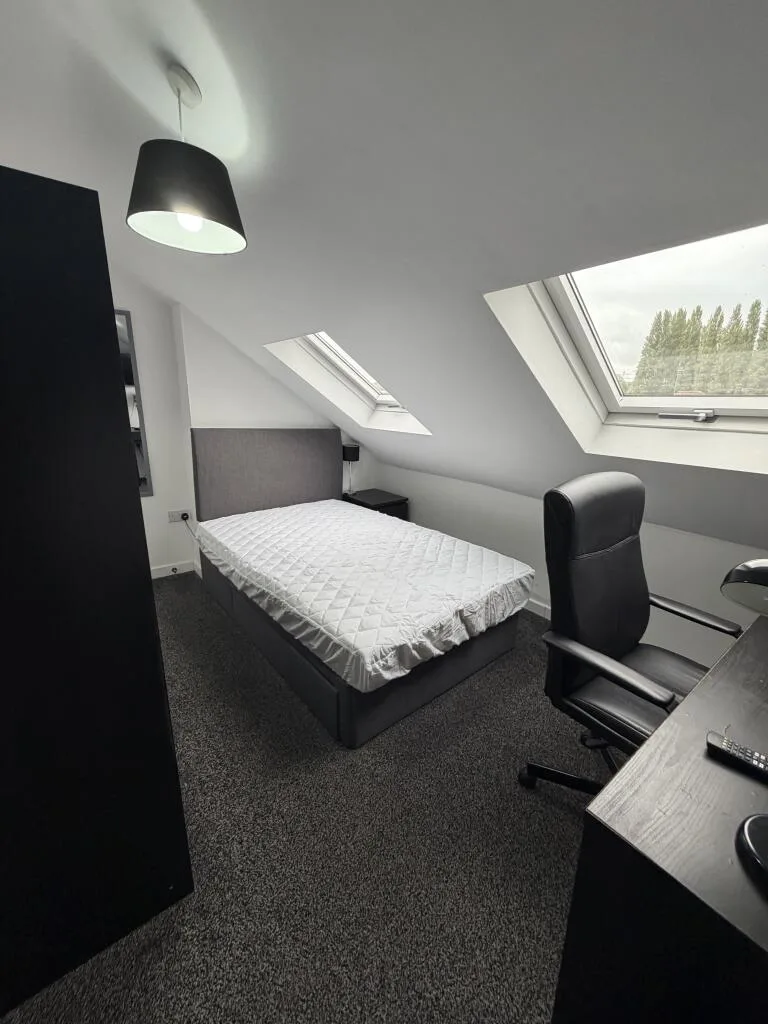 6 bedroom house for rent