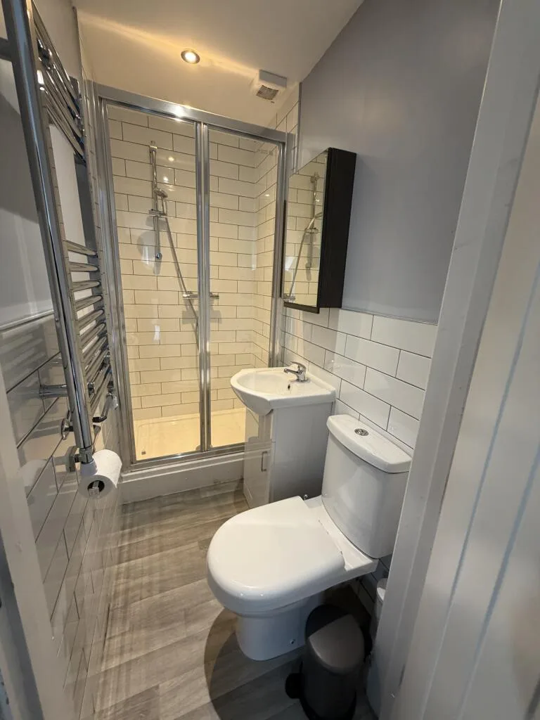 6 bedroom house for rent